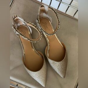 Badgley Mischka Jewel NEW Glitter Silver Embellished Flats Shoes Size 9
